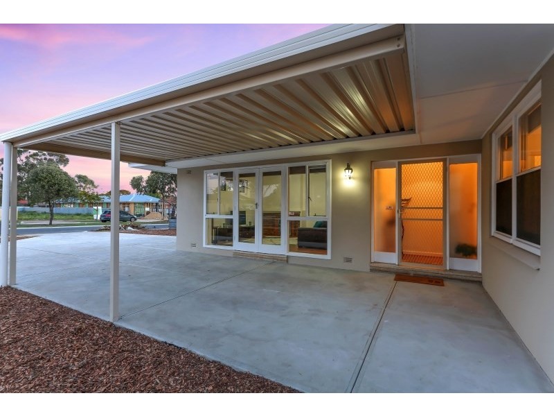 8 Selkirk Avenue, Clearview SA 5085