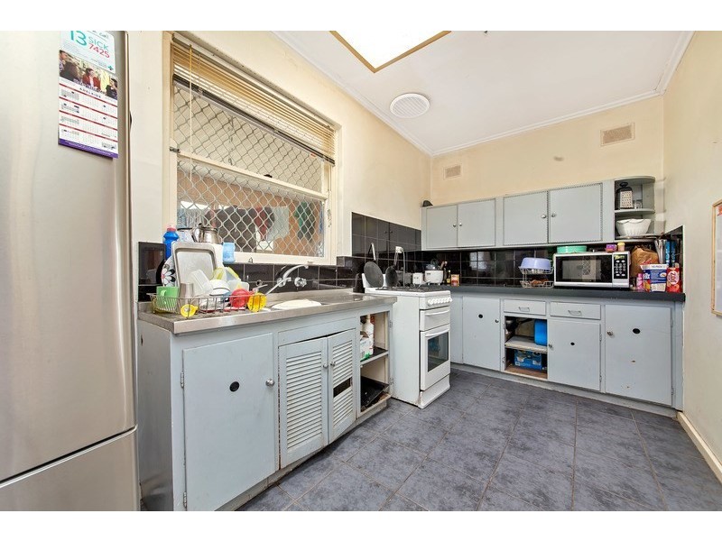 13 Walton Avenue, Clearview SA 5085