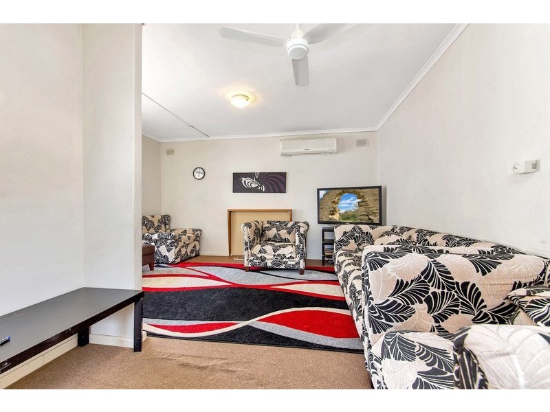 13 Walton Avenue, Clearview SA 5085