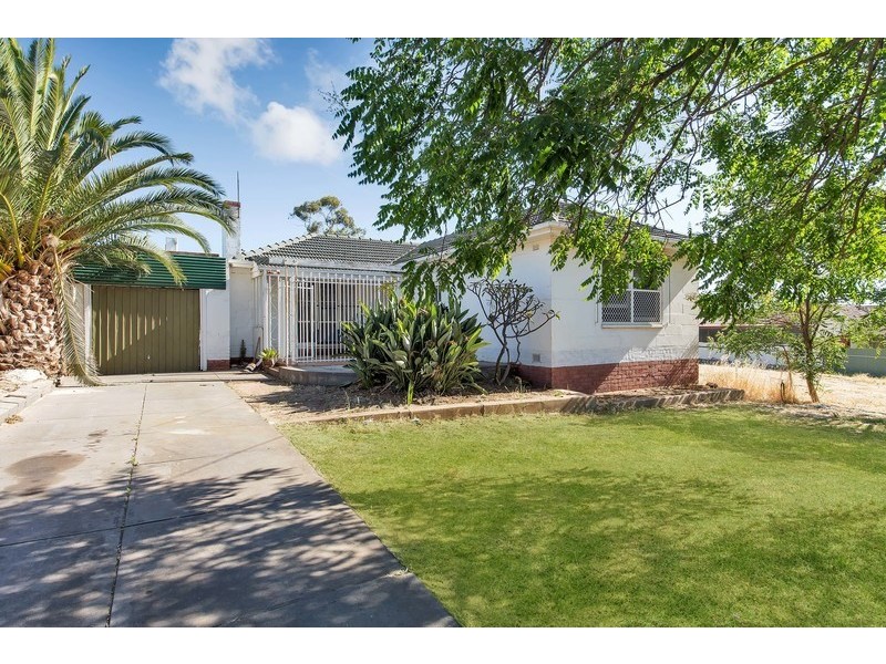 13 Walton Avenue, Clearview SA 5085