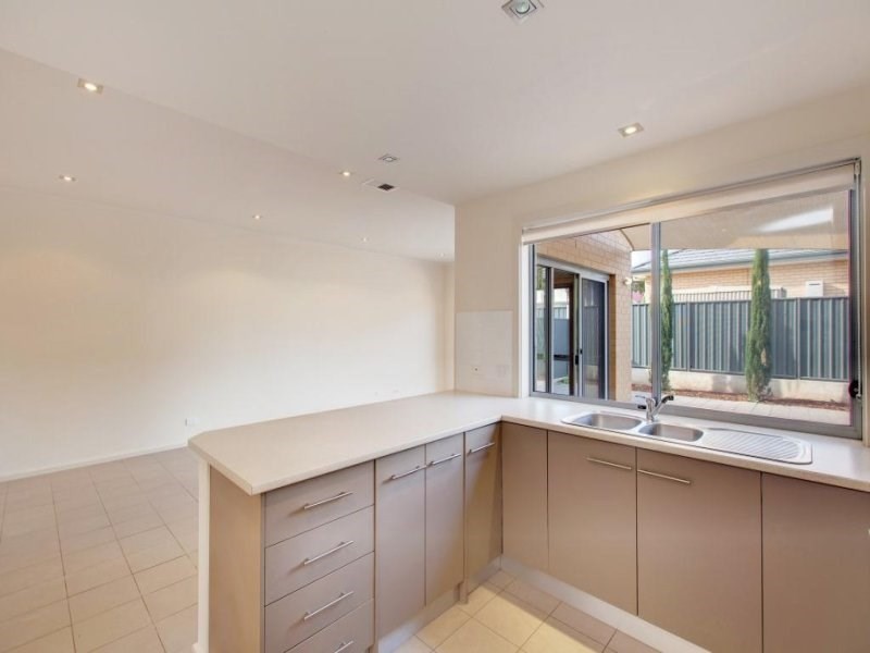 6 Powell Street, Gilles Plains SA 5086