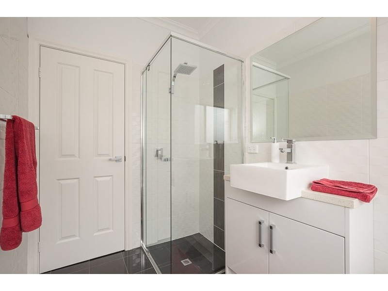 15b Carona Avenue, Gilles Plains SA 5086