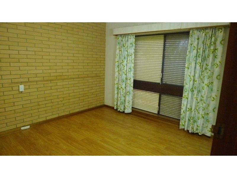 15 PRUNUS Avenue, Elizabeth Vale SA 5112