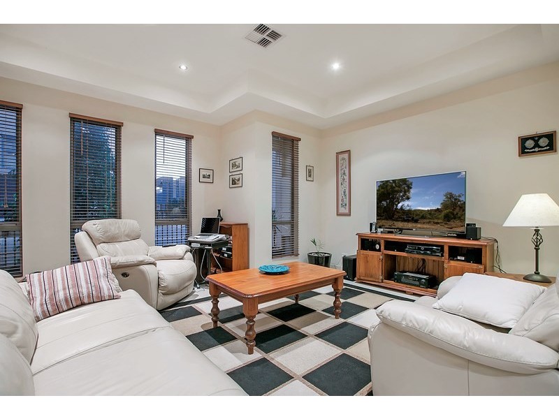 40 Harvey Circuit, Mawson Lakes SA 5095