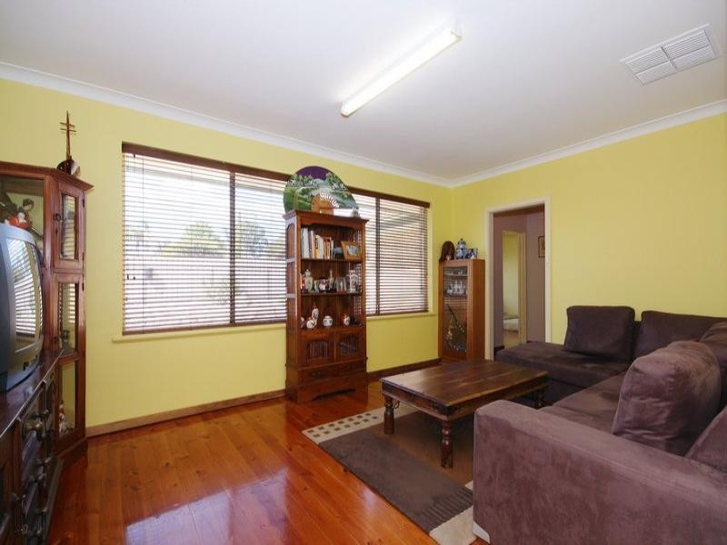 813 North East Road, Valley View SA 5093