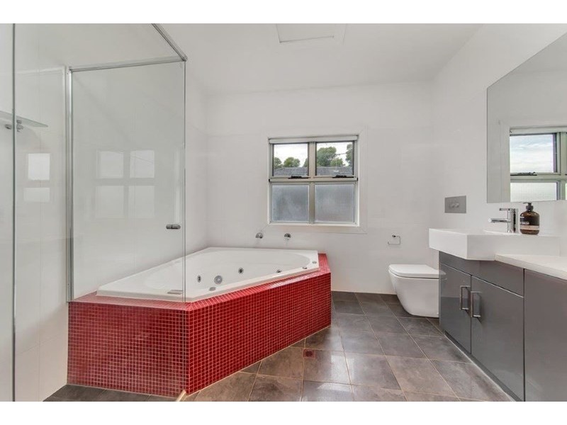 6 St Clair Avenue, Mawson Lakes SA 5095