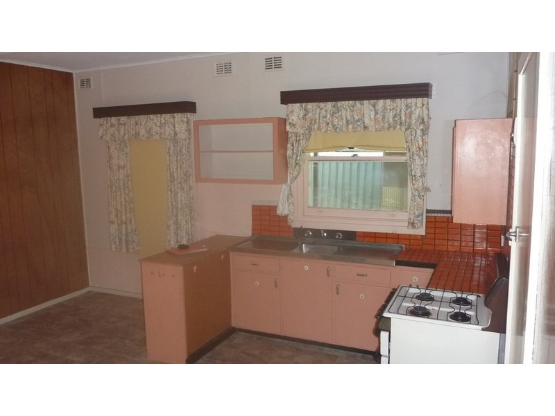 8 Denmead Avenue, Campbelltown SA 5074