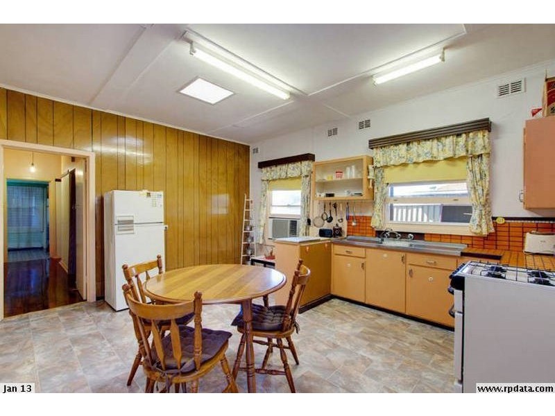 8 Denmead Avenue, Campbelltown SA 5074