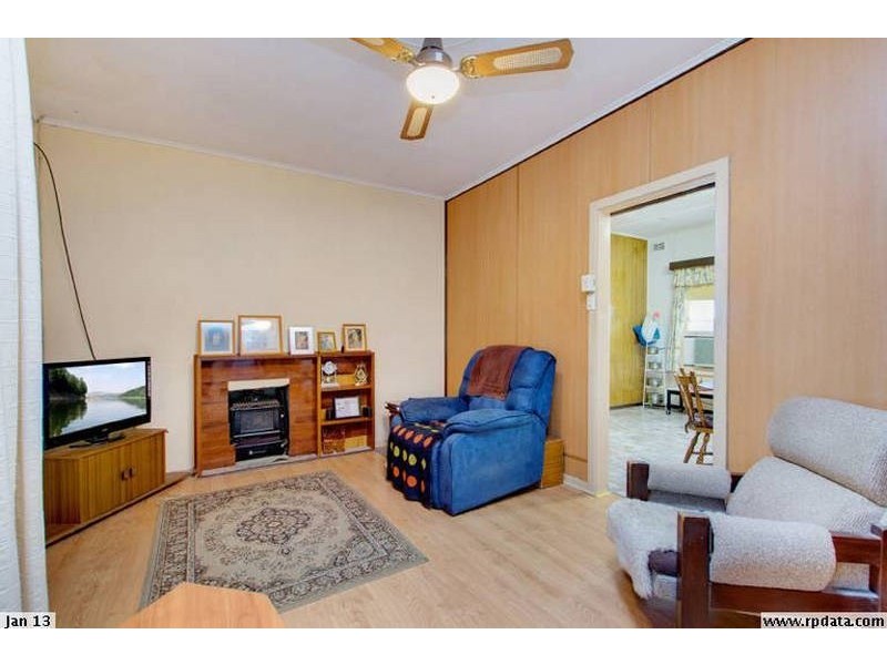 8 Denmead Avenue, Campbelltown SA 5074