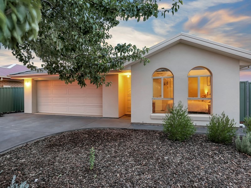 9 Orange Parade, Munno Para West SA 5115