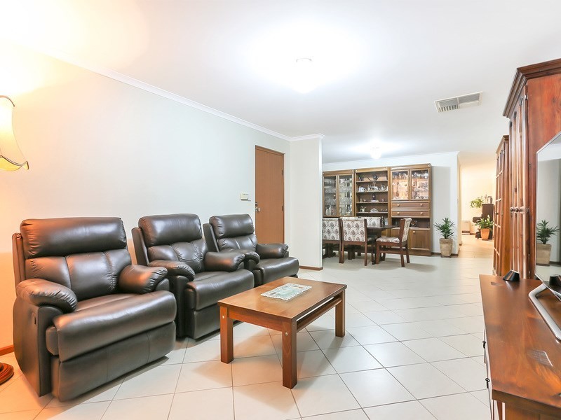 12 Westbury Court, Oakden SA 5086