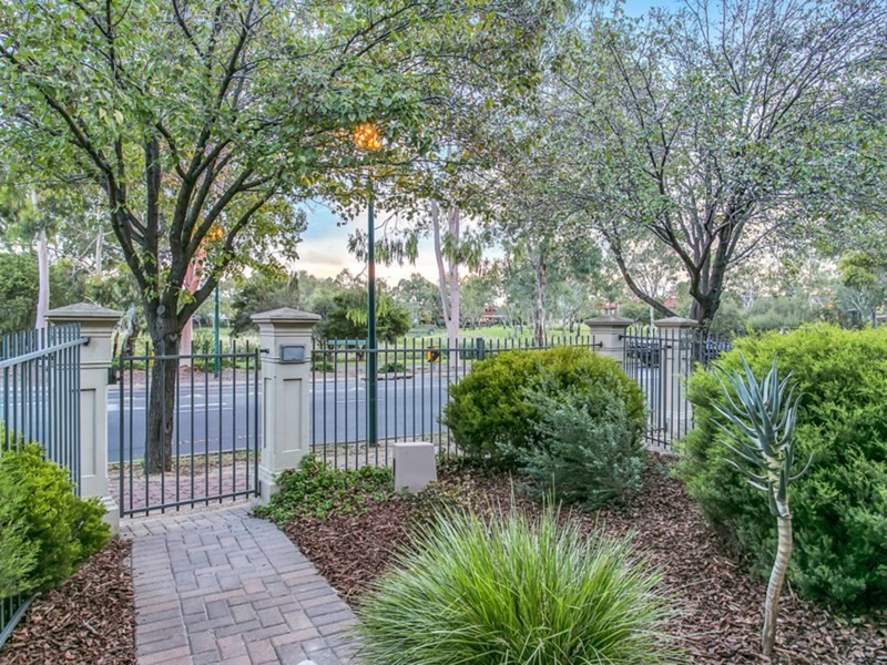 34 Sir Ross Smith Boulevard, Oakden SA 5086
