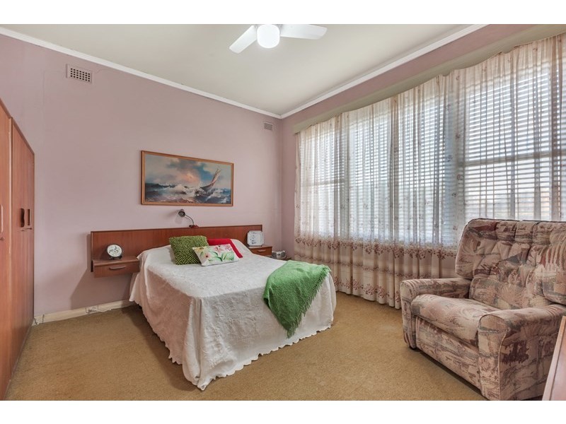 18 Bowman Crescent, Enfield SA 5085