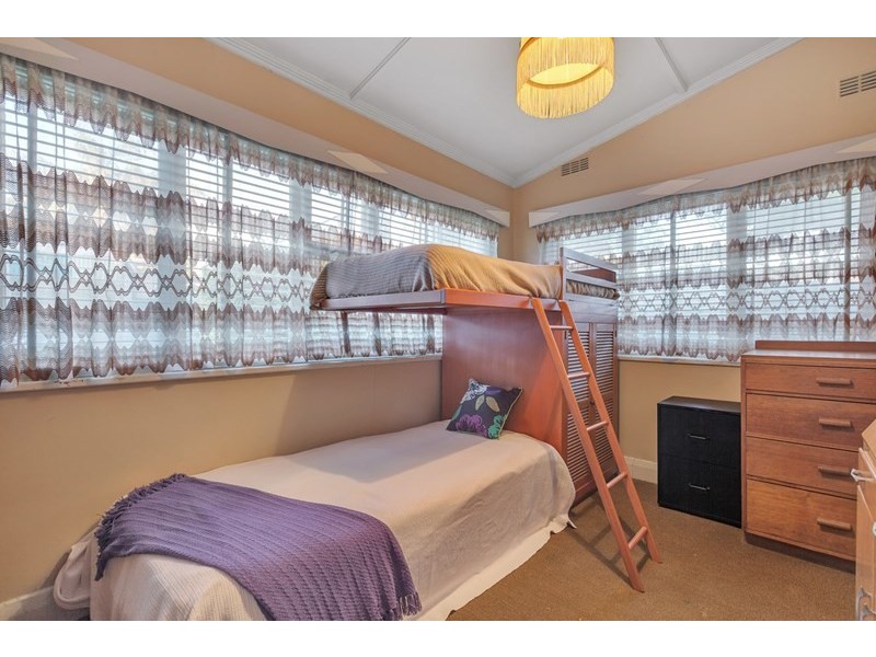 18 Bowman Crescent, Enfield SA 5085