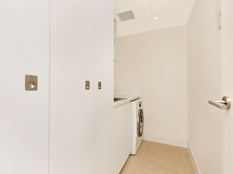 1702/10 Balfours Way, Adelaide SA 5000