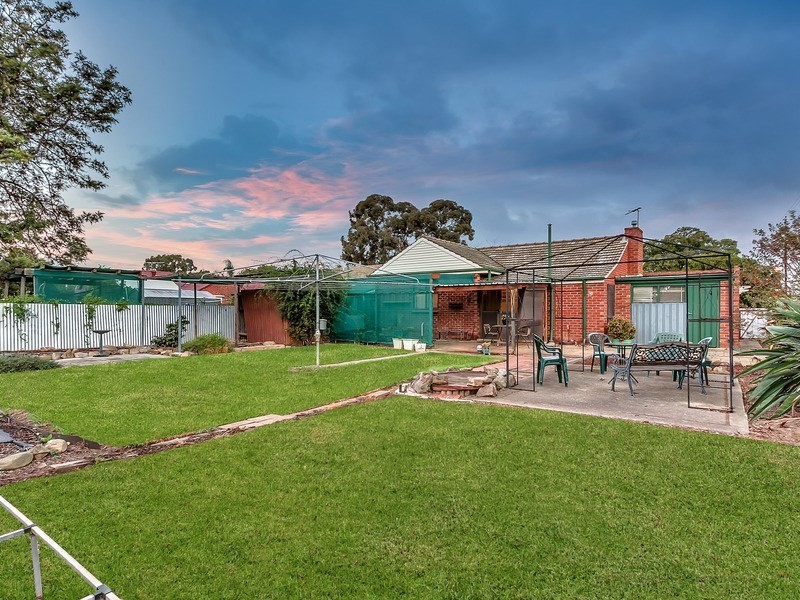 22 Barton Street, Blair Athol SA 5084