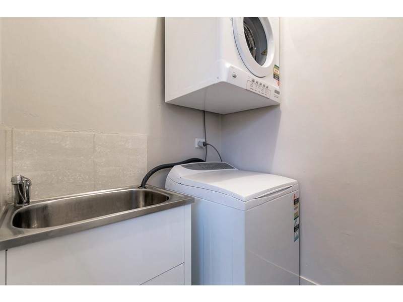 16/11-15 OG Road, Klemzig SA 5087