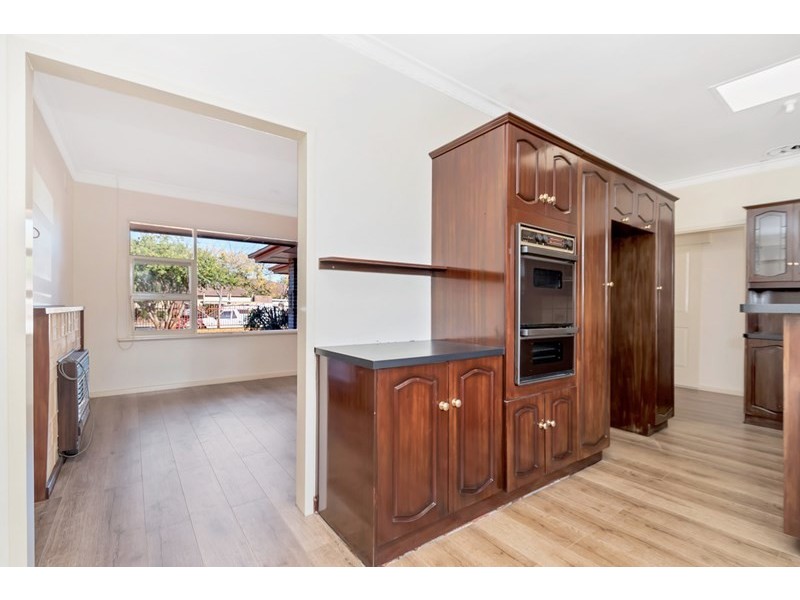 18 Collingrove Avenue, Broadview SA 5083