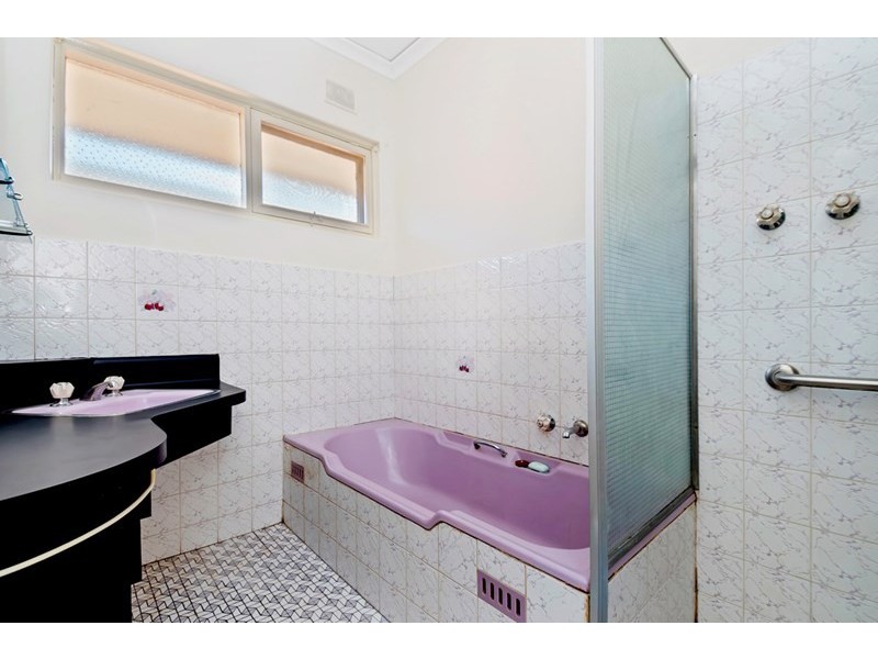 18 Collingrove Avenue, Broadview SA 5083
