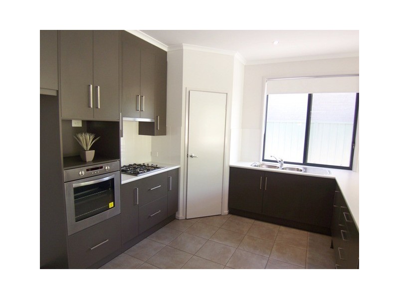 117 Shoalhaven Circuit, Mawson Lakes SA 5095