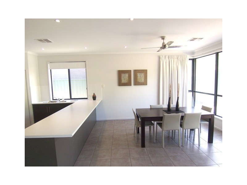 117 Shoalhaven Circuit, Mawson Lakes SA 5095