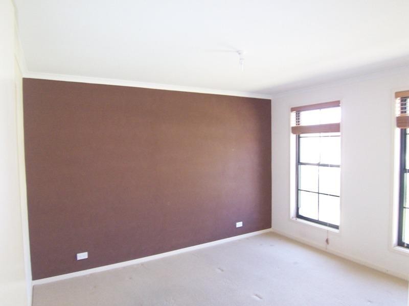 8 Lakeside Circuit, Northgate SA 5085