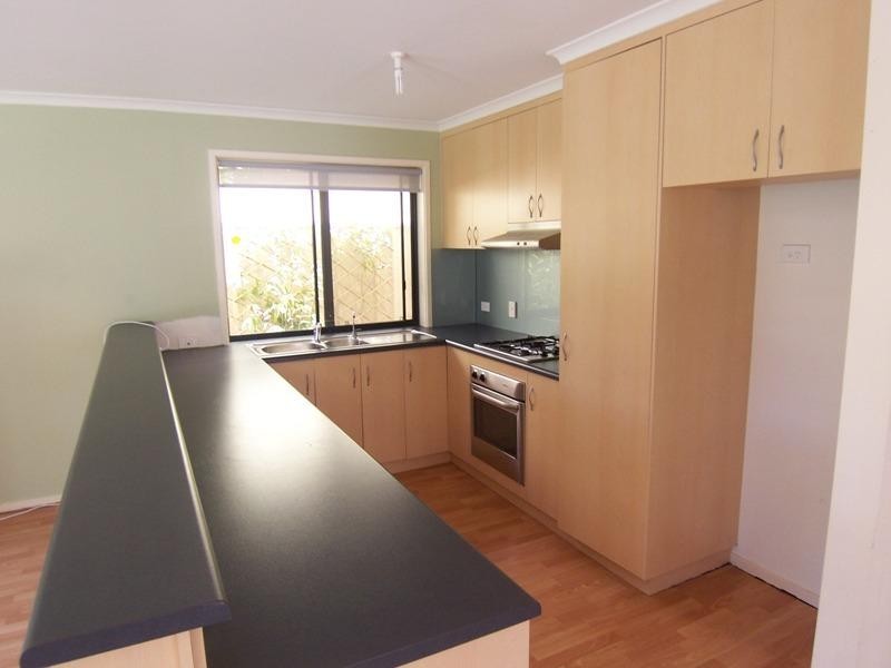 8 Lakeside Circuit, Northgate SA 5085