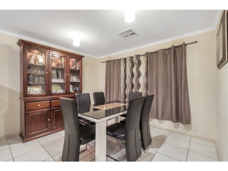2A Down Drive, Valley View SA 5093