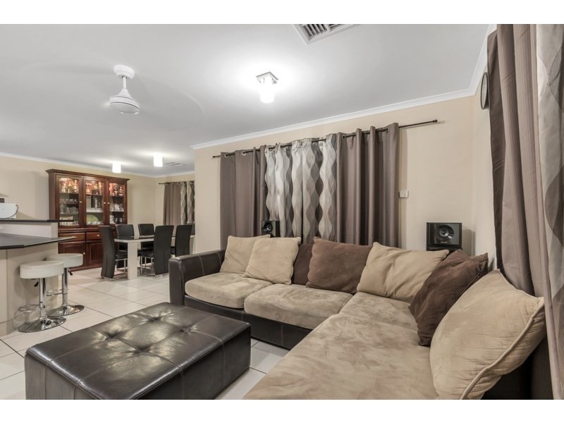 2A Down Drive, Valley View SA 5093
