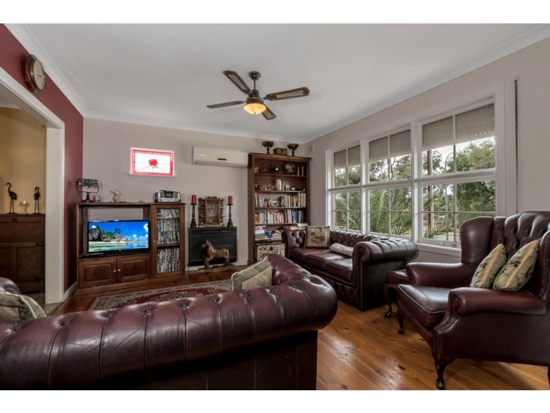 90 Walkleys Road, Valley View SA 5093