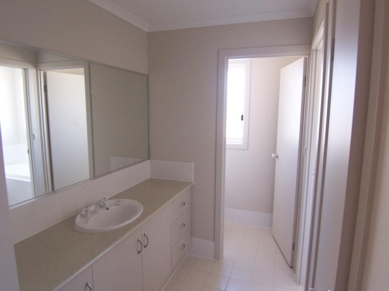 125 Lakeside Drive, Andrews Farm SA 5114