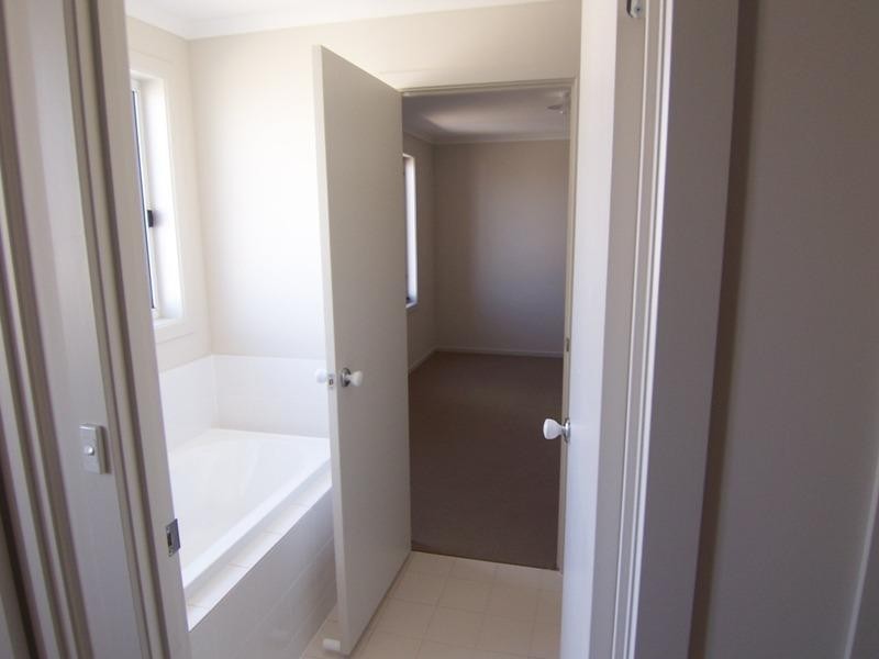 125 Lakeside Drive, Andrews Farm SA 5114