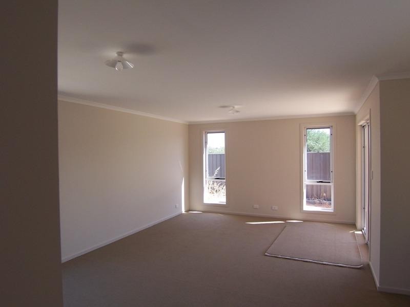 125 Lakeside Drive, Andrews Farm SA 5114