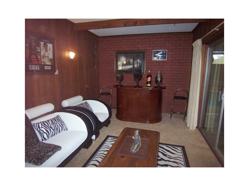 1 Joycelyn Avenue, Surrey Downs SA 5126