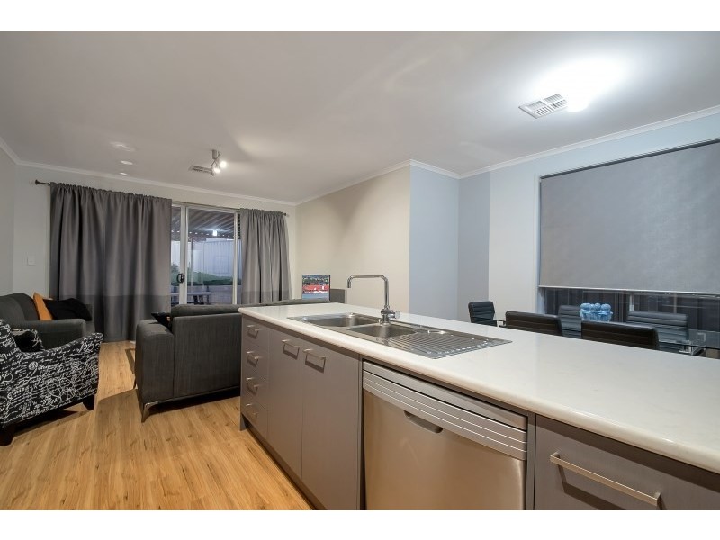 15 Clearview Crescent, Clearview SA 5085