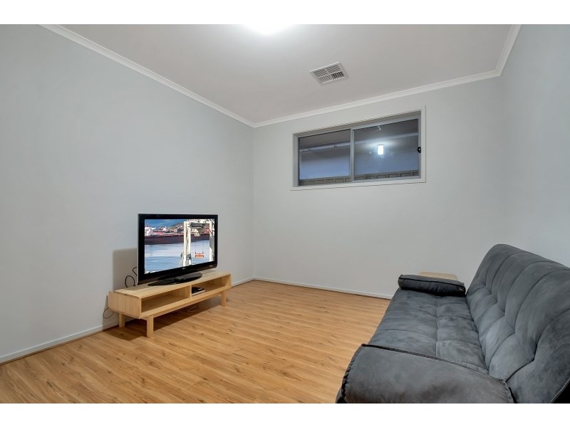 15 Clearview Crescent, Clearview SA 5085