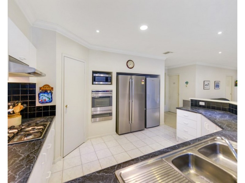 7 Scotney Court, Oakden SA 5086