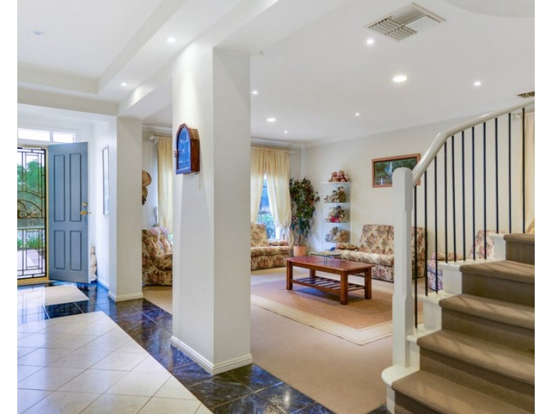 7 Scotney Court, Oakden SA 5086