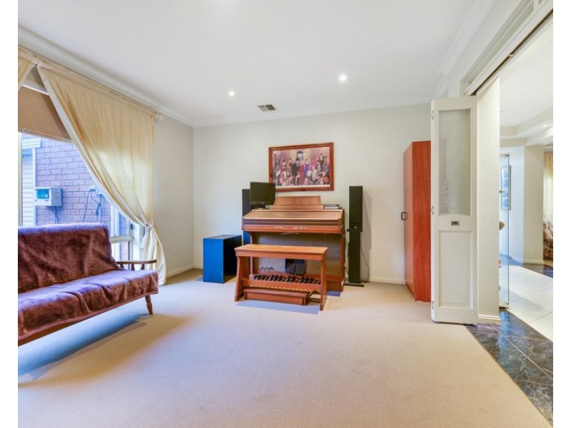 7 Scotney Court, Oakden SA 5086