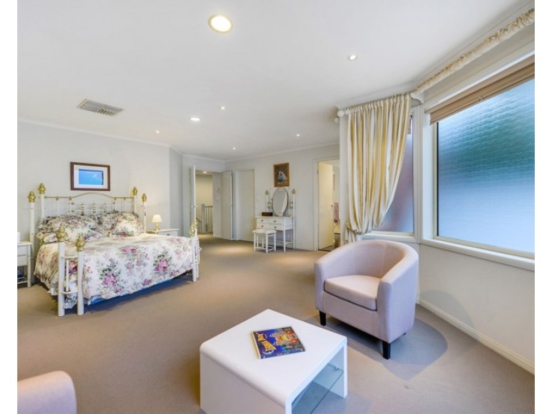 7 Scotney Court, Oakden SA 5086