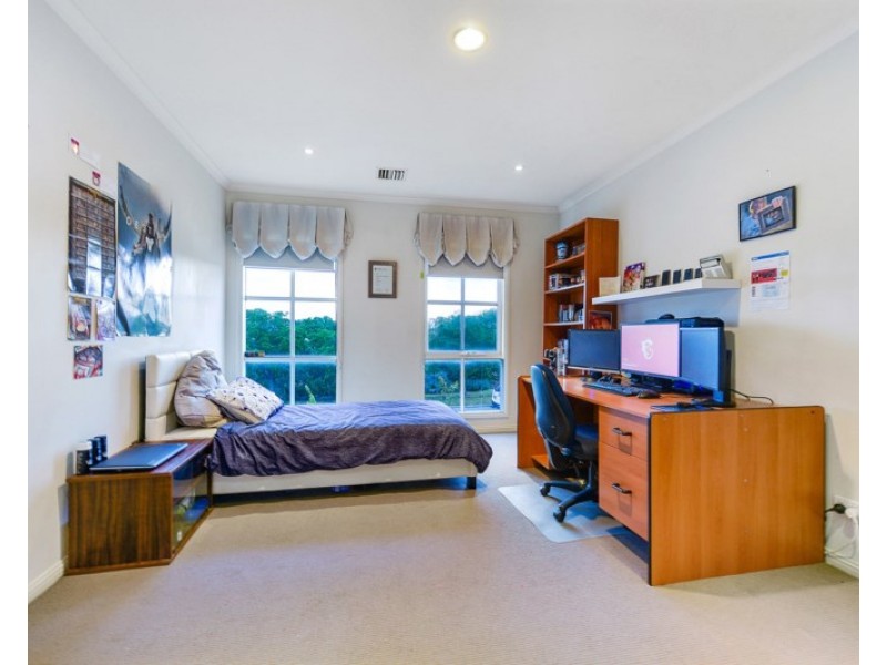 7 Scotney Court, Oakden SA 5086