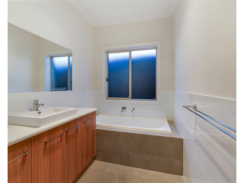 27 Ramsay Avenue, Hillcrest SA 5086