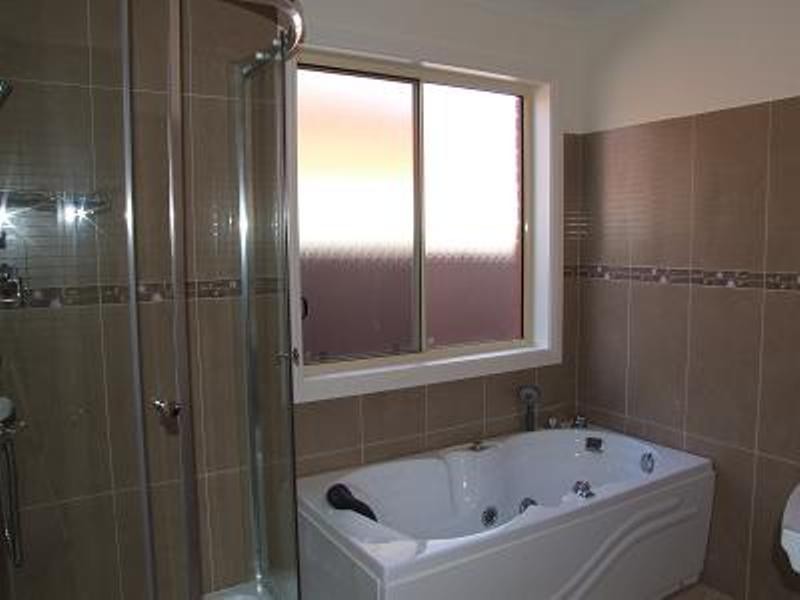 2/136 Commercial Road, Salisbury SA 5108