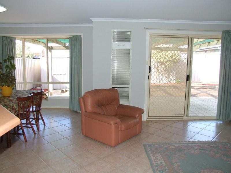 11 Glastonbury Way, Craigmore SA 5114
