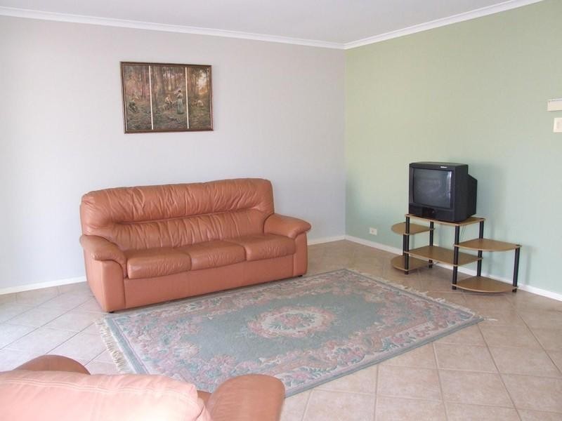 11 Glastonbury Way, Craigmore SA 5114