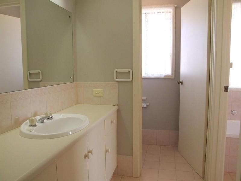 11 Glastonbury Way, Craigmore SA 5114