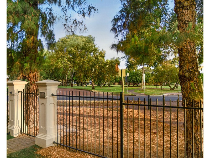 4/1 Elmglade Drive, Oakden SA 5086