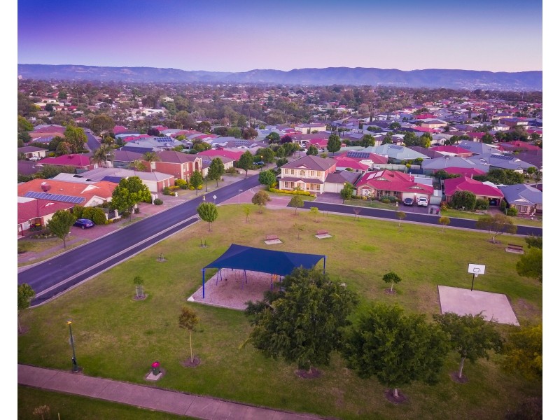 1 Shiekie Place, Walkley Heights SA 5098