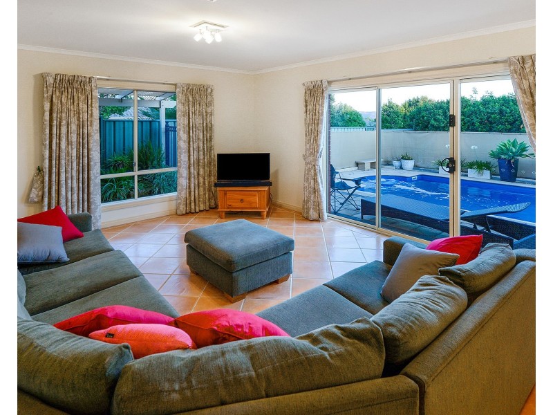 1 Shiekie Place, Walkley Heights SA 5098