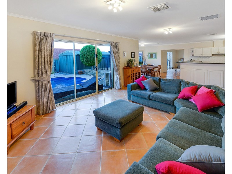 1 Shiekie Place, Walkley Heights SA 5098